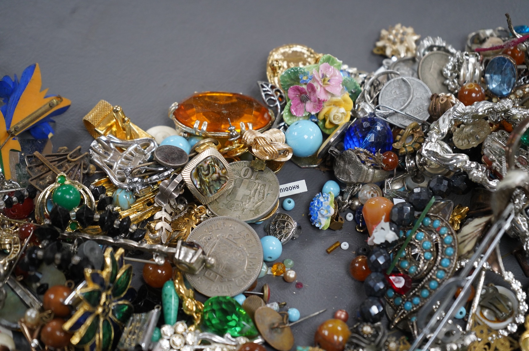 A large quantity of assorted costume jewellery.